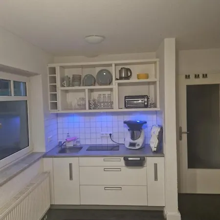 Apartment Souterrain-wohnung Mit Kostenlosem Stellplatz Leipzig